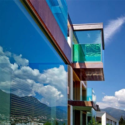 Quin és més barat plexiglàs o acrílic?