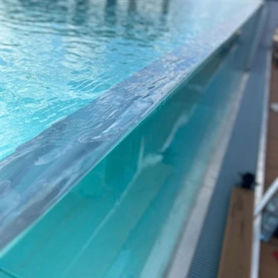 Piscina infinita